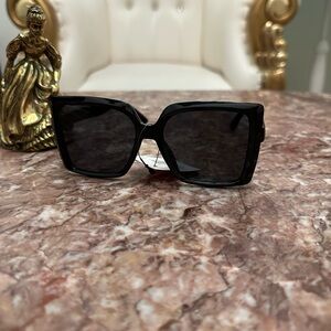 Elegant Black Sunglasses -NWT